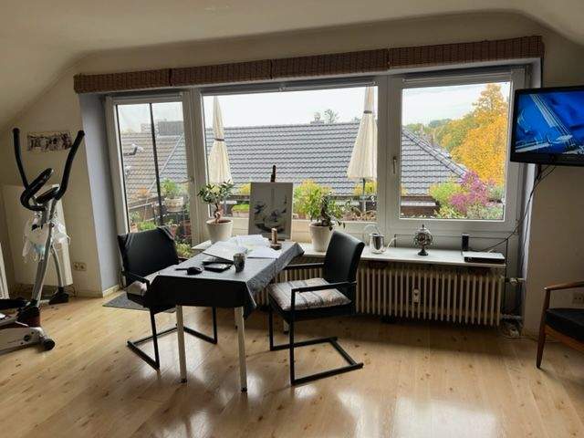 NEUSS DREIKÖNIGENVIERTEL- GEMÜTLICHE ZWEIZimmer- DACHGESCHOSS- Wohnung MIT BALKON