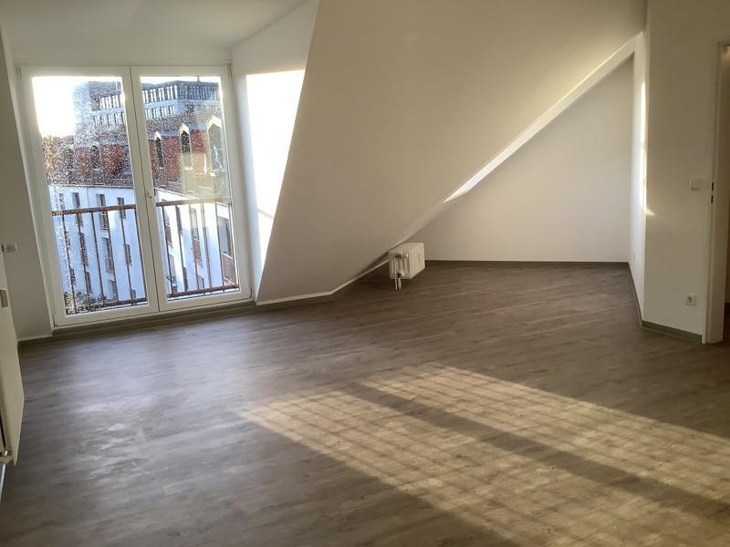 Frisch renovierte 2-Zimmer-Wohnung mit Ausblick zimmer