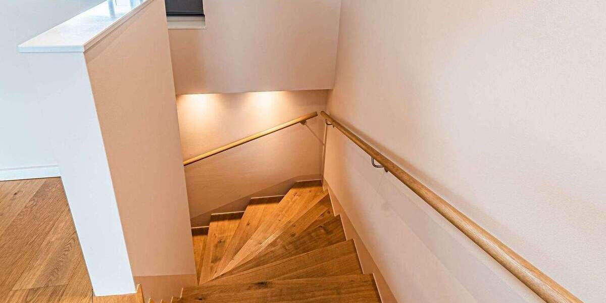 Etagenwohnung Frankfurt am Main Innenstadt - 1 Zimmer, 63 m&sup2;, 3.280&euro; | Angebot:25876946