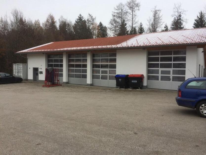 Lagerhalle Halle Gewerbegebiet Waging ca. 100 qm + 100 qm möglich