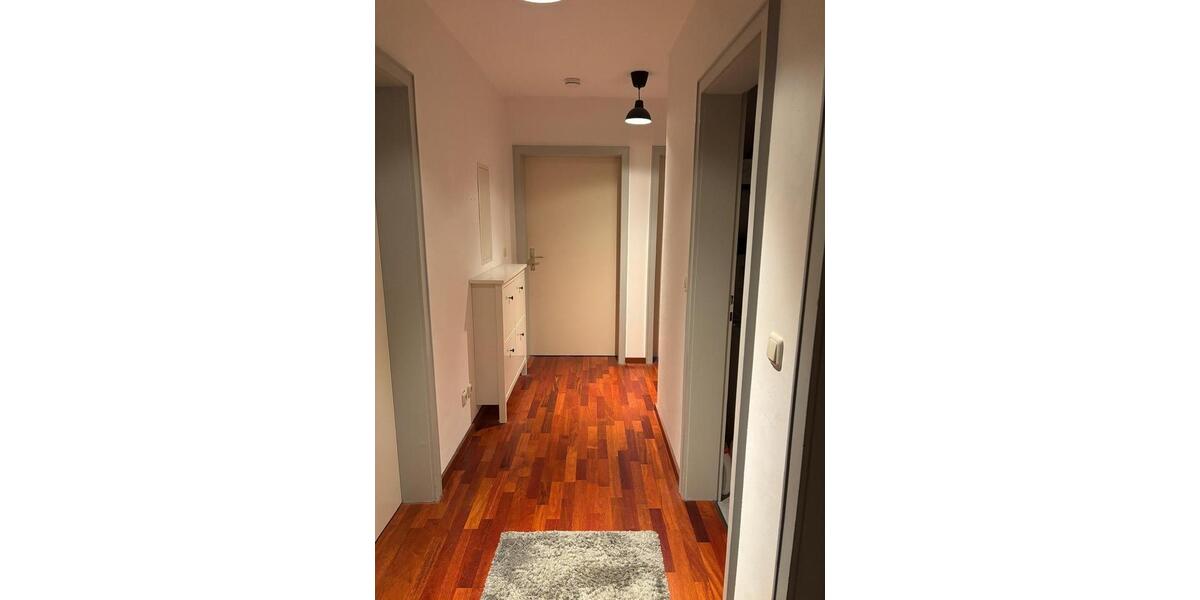 Helles WG-Zimmer in einer 2er WG in der Bayreuther Innenstadt 3 zimmer