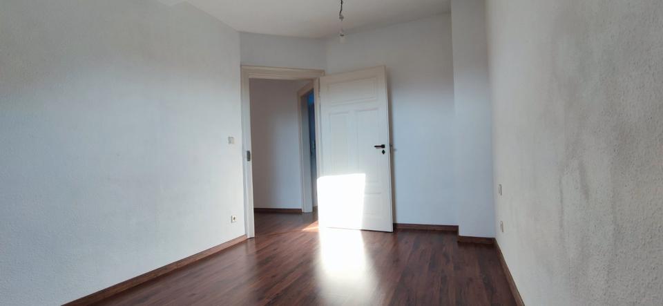 Dachgeschoßwohnung Eisenach - 3 Zimmer, 65 m&sup2;, 590&euro; | Angebot:26006873