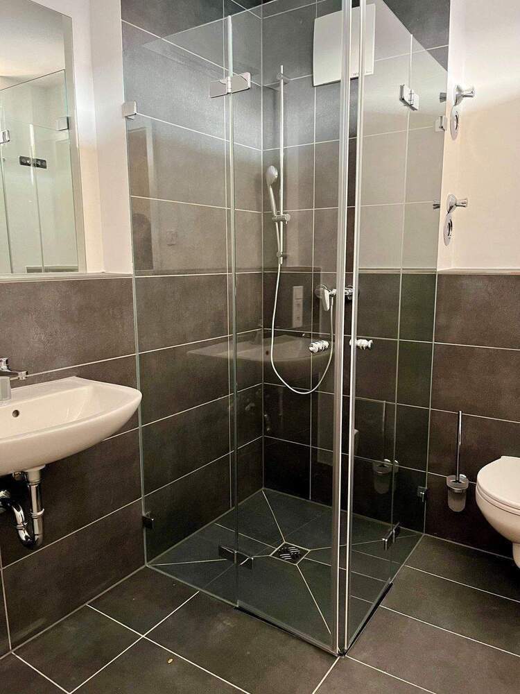 Erstbezug! Möblierte 1-Zimmer-Wohnungen mit Balkon!