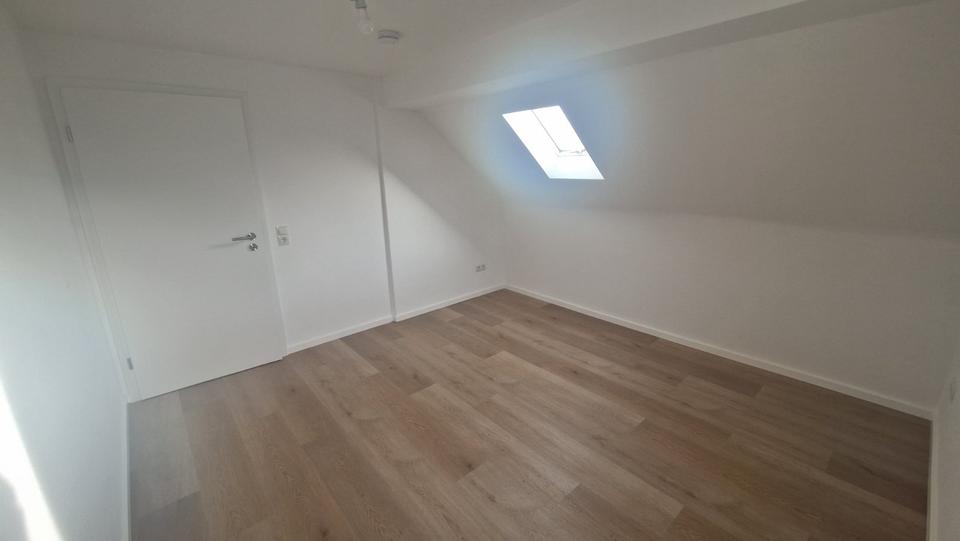 Dachgeschoßwohnung Eisenberg (Pfalz) - 2.5 Zimmer, 60 m&sup2;, 660&euro; | Angebot:25719160