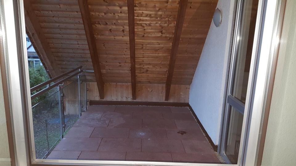 Dachgeschoßwohnung Kirchheim unter Teck - 3 Zimmer, 60 m&sup2;, 720&euro; | Angebot:26047502