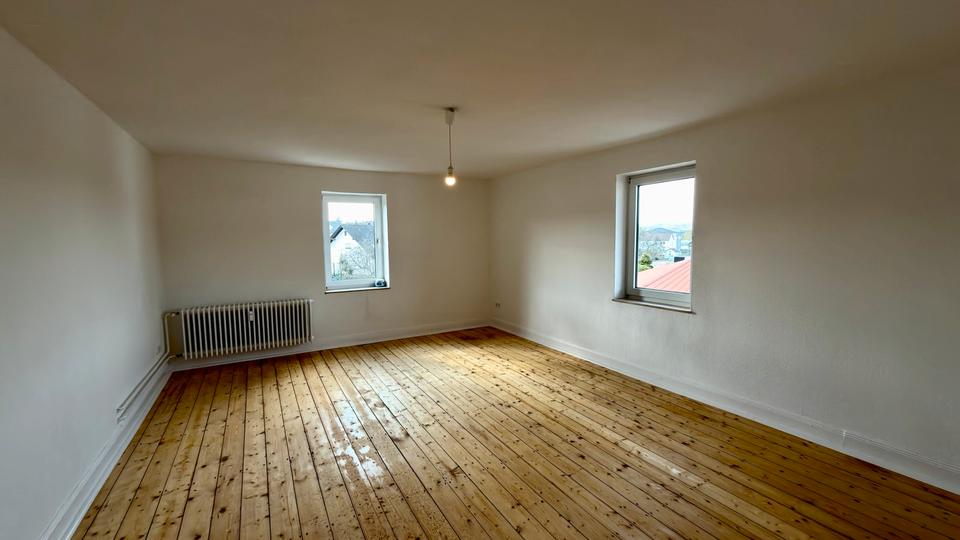 Dachgeschoßwohnung Hessisch Lichtenau - 4 Zimmer, 116 m&sup2;, 850&euro; | Angebot:26010384