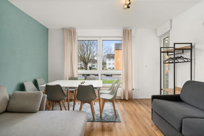 Schöne 4 Zimmer Wohnung mit neuem Boden zimmer