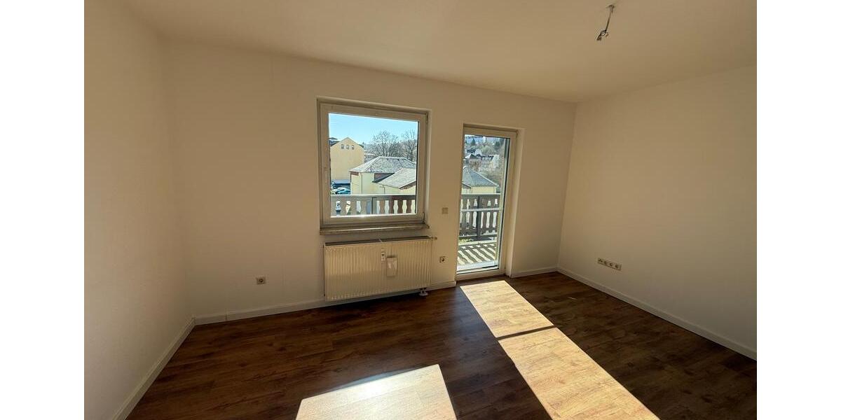 Etagenwohnung Greiz - 2 Zimmer, 60 m&sup2;, 318&euro; | Angebot:26070755