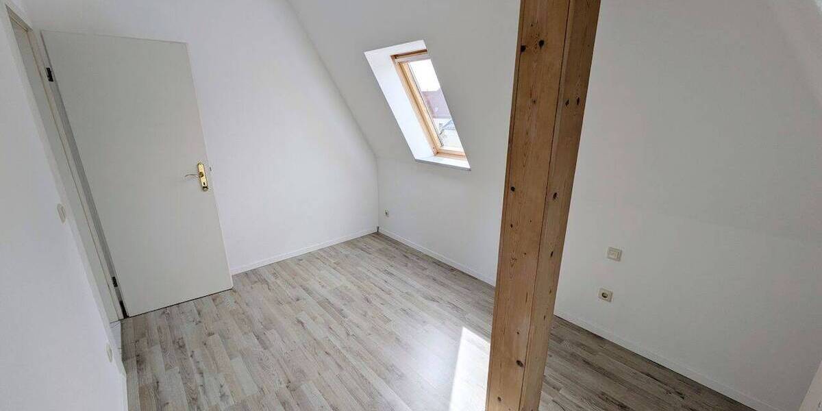 Etagenwohnung Zwickau Marienthal - 2 Zimmer, 47 m&sup2;, 360&euro; | Angebot:26763898