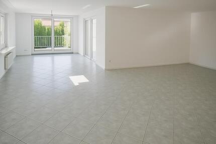 Wohnung Breitenworbis - 4 Zimmer, 175 m&sup2;, 995&euro; | Angebot:26493804