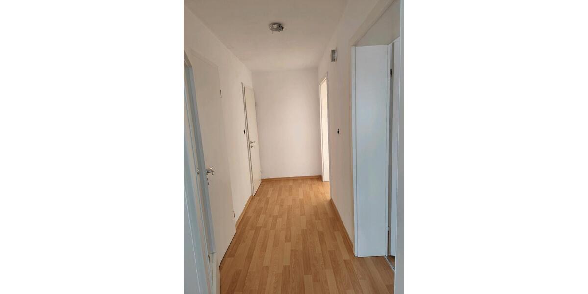 Etagenwohnung Wallersdorf - 5 Zimmer, 105 m&sup2;, 880&euro; | Angebot:26525686