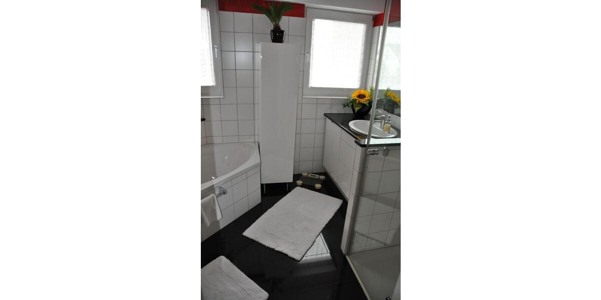 Erdgeschoßwohnung Niederkassel - 2.5 Zimmer, 88 m&sup2;, 1.350&euro; | Angebot:26521331