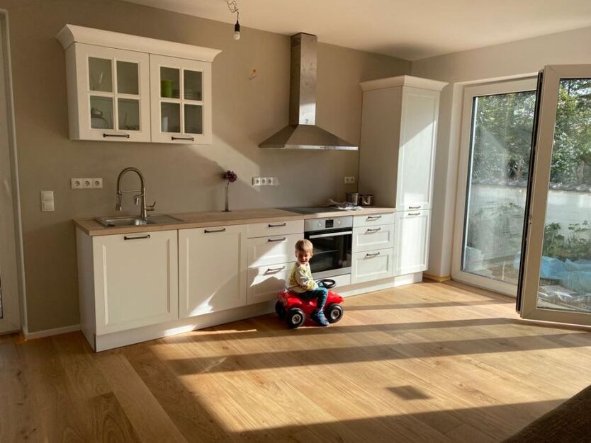 Ruhige Erdgeschosswohnung mit Garten u. Küche. Energiesparhaus 3 zimmer