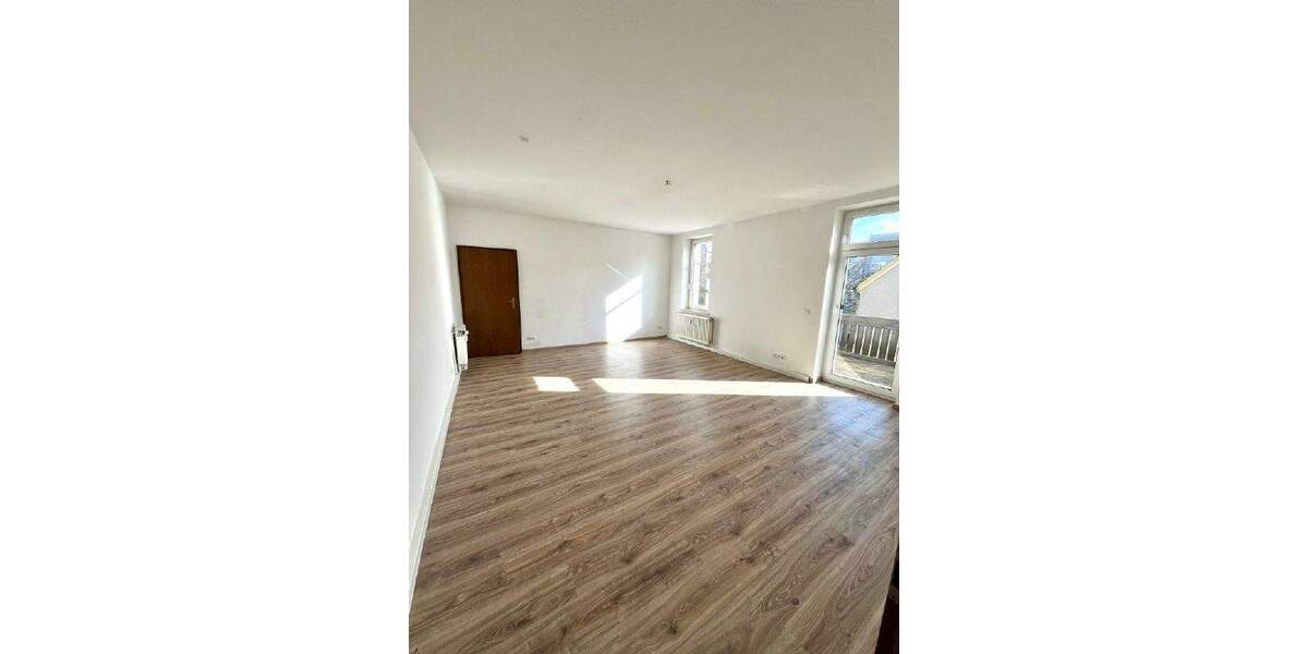 Etagenwohnung Crimmitschau - 2 Zimmer, 65 m&sup2;, 360&euro; | Angebot:24635511