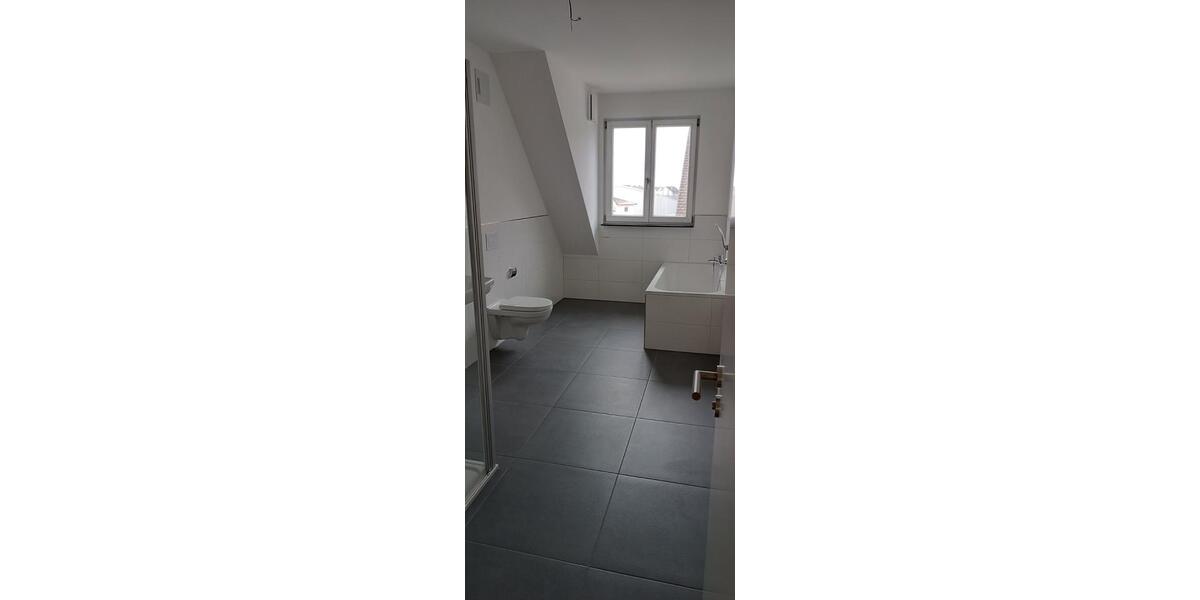Dachgeschoßwohnung Oettingen in Bayern - 3 Zimmer, 103 m&sup2;, 1.200&euro; | Angebot:24877175