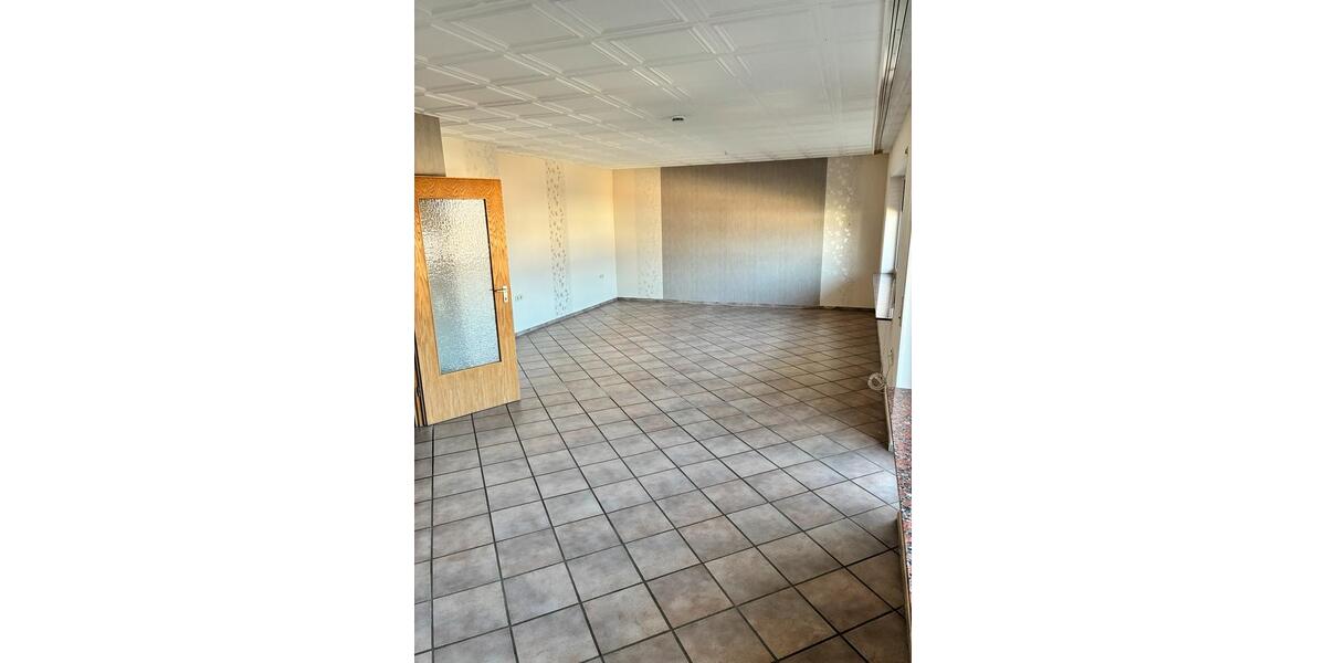 Etagenwohnung Bebra - 2 Zimmer, 89 m&sup2;, 650&euro; | Angebot:25932476