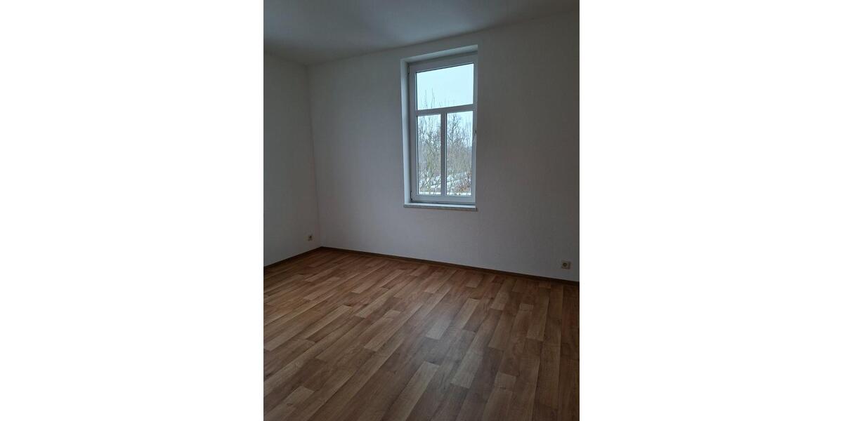 Etagenwohnung Hildburghausen - 4 Zimmer, 74 m&sup2;, 450&euro; | Angebot:25062052
