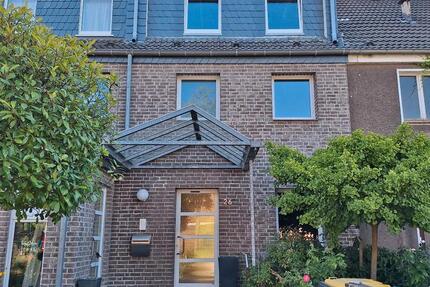 Gepflegtes renoviertes REH mit Garten in bevorzugter Lage