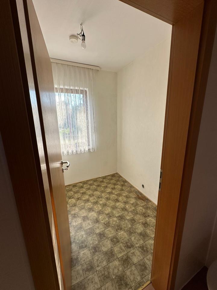 Großzügige 5-Zimmer-Wohnung, 155qm mit Garten und Stellplatz