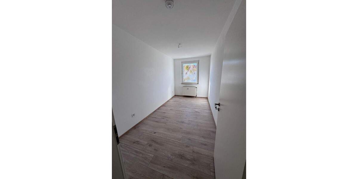 Etagenwohnung Bitterfeld-Wolfen Wolfen - 4 Zimmer, 70 m&sup2;, 490&euro; | Angebot:25728135