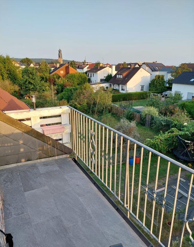 Helle 3 Zimmer Dachgeschoßwohnung Balkon