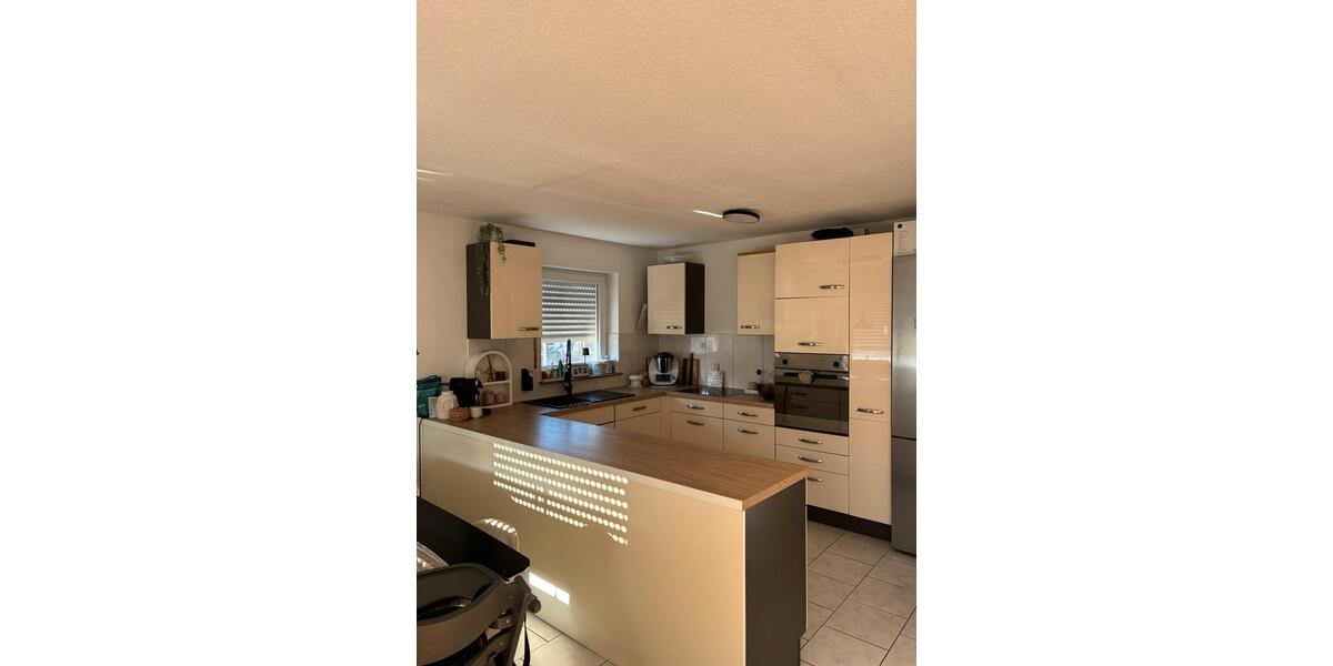 4 Zimmer Wohnung mit moderner Einbauküche - ANFRAGE STOP! 4 zimmer