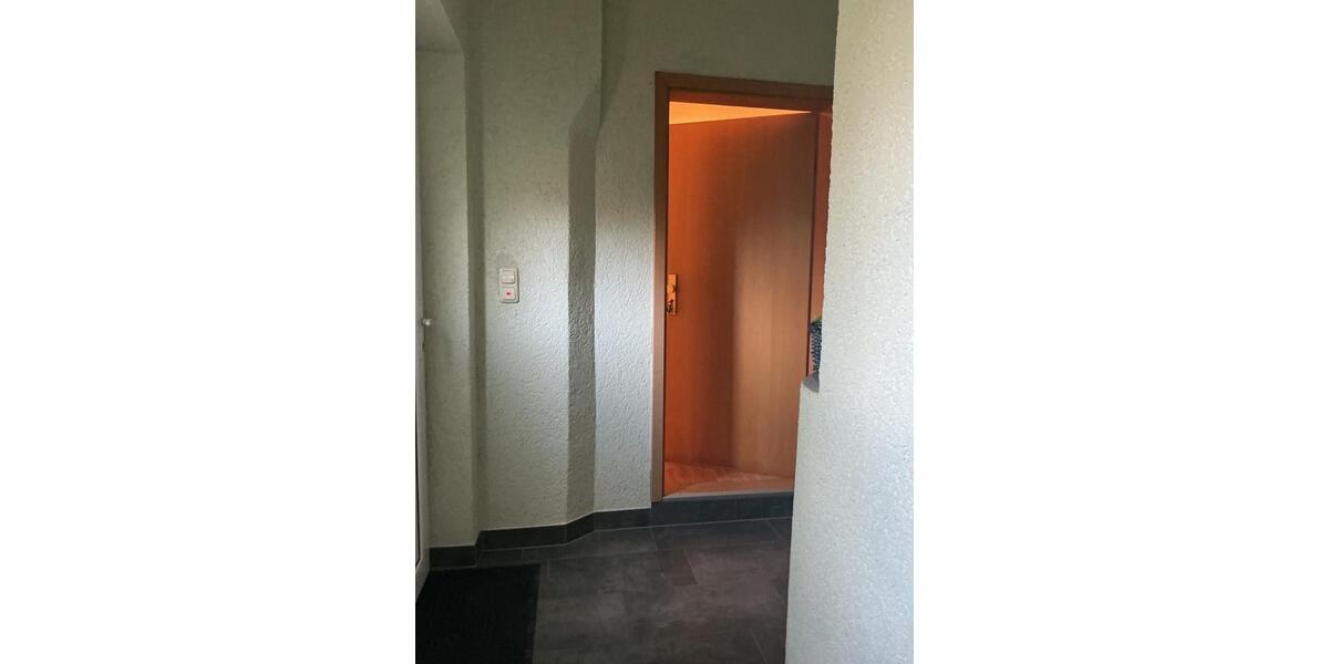 Erdgeschoßwohnung Crimmitschau - 2 Zimmer, 57 m&sup2;, 297&euro; | Angebot:25931381