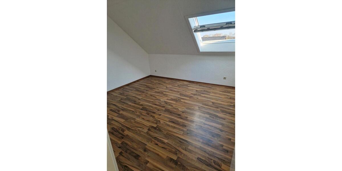 Dachgeschoßwohnung Gütersloh Isselhorst - 3 Zimmer, 60 m&sup2;, 480&euro; | Angebot:25793358