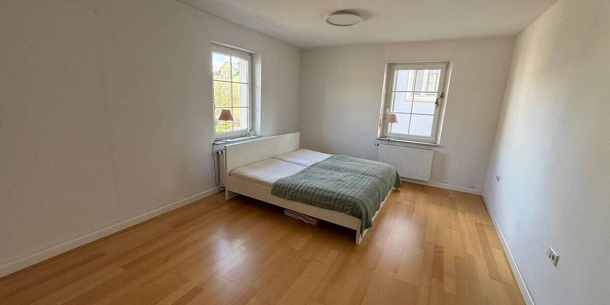 Etagenwohnung Kitzingen Etwashausen - 2 Zimmer, 140 m&sup2;, 1.200&euro; | Angebot:26290891