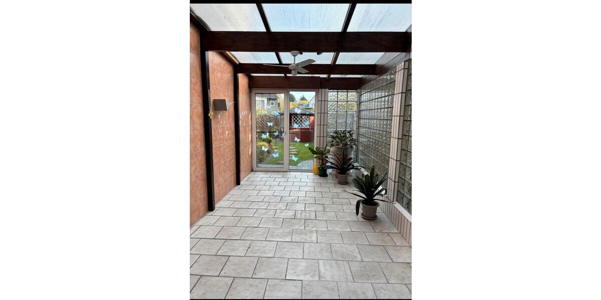 100 m² Wohnung zu Vermieten 3 zimmer