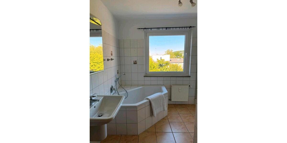 Wohnen auf Zeit Wuppertal Elberfeld - 6 Zimmer, 150 m&sup2;, 400&euro; | Angebot:26154100