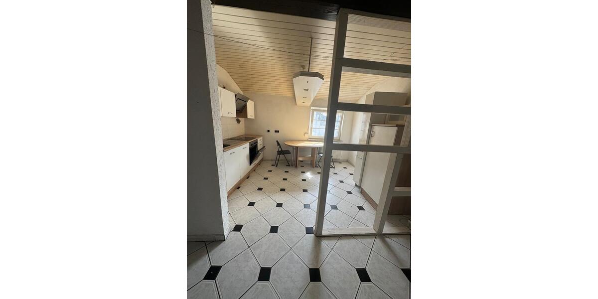 Etagenwohnung Föhren - 8 Zimmer, 224 m&sup2;, 1.600&euro; | Angebot:25553198