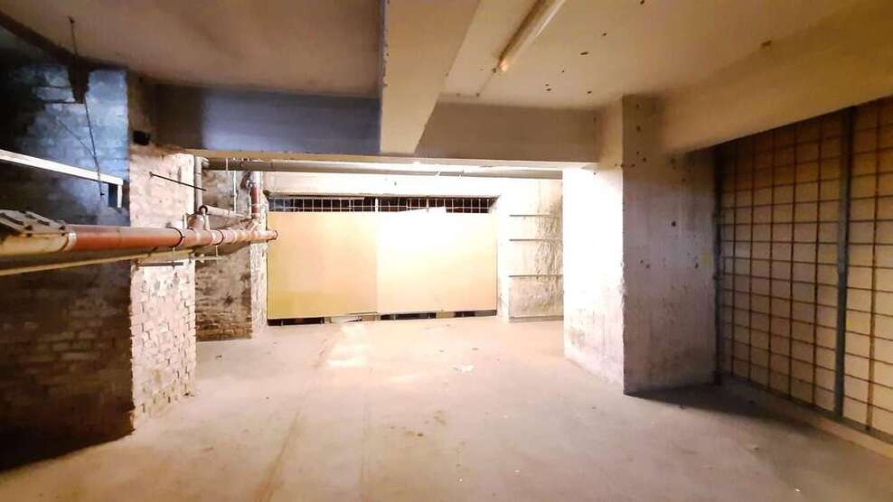 Halle in Berlin 208 € 41.7 m²