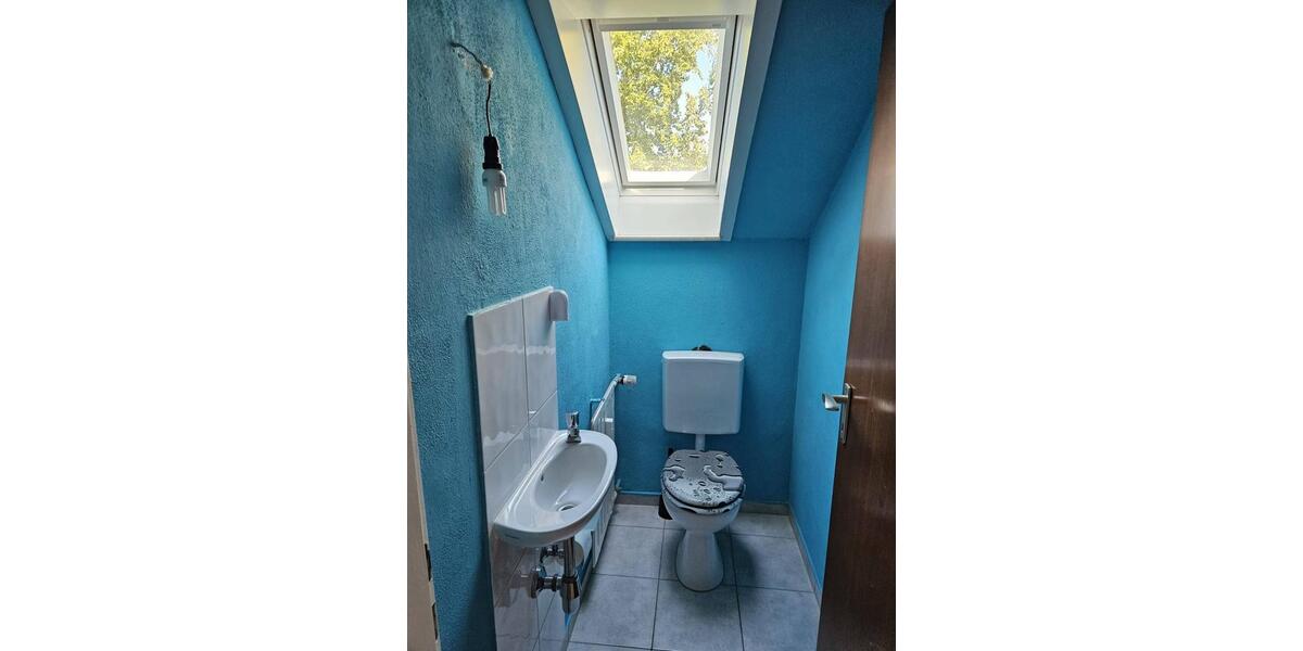 Sehr ruhige 2 Zimmer Dachgeschosswohnung 2 zimmer