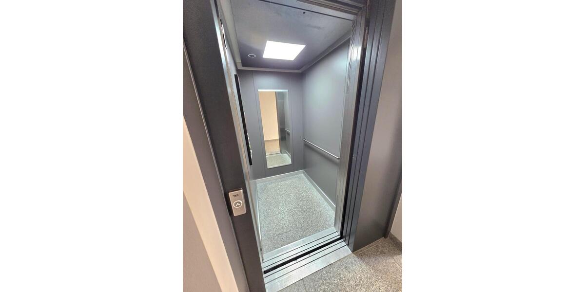 Großzügige 3-Zimmer-Wohnung mit XXL-Balkon im 1.OG -Neubau-Tiefgarage-Aufzug! - Etagenwohnung Burgstädt Burkersdorf | Angebot:26617302