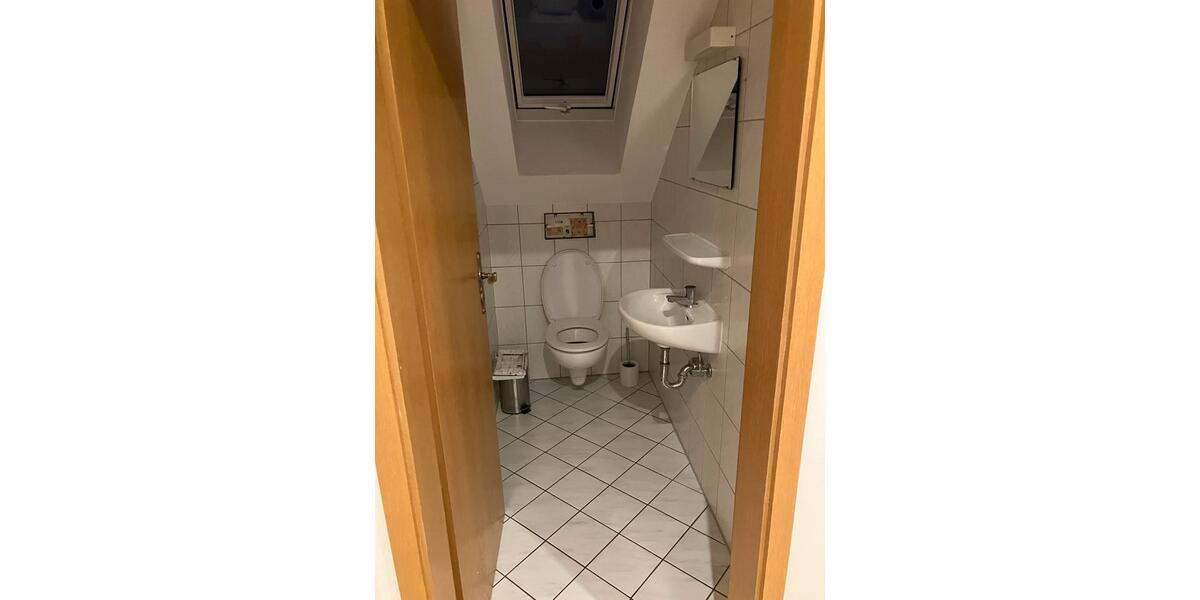 Dachgeschoßwohnung Delbrück - 3 Zimmer, 100 m&sup2;, 770&euro; | Angebot:25404249