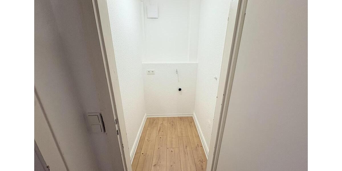 Dachgeschoßwohnung Saarbrücken West - 4 Zimmer, 116 m&sup2;, 1.100&euro; | Angebot:25064793