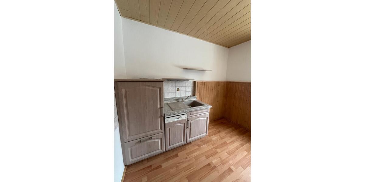 Erdgeschoßwohnung Hohenmölsen - 3 Zimmer, 68 m&sup2;, 690&euro; | Angebot:24828094