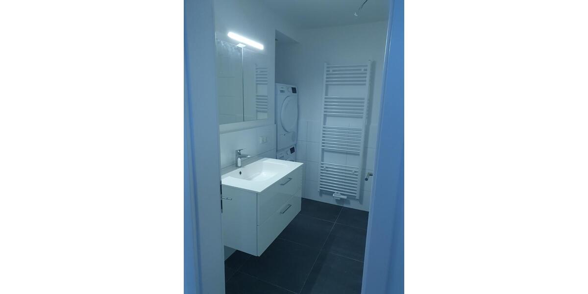 Hochparterre Wiesbaden Nordost - 3 Zimmer, 84 m&sup2;, 1.260&euro; | Angebot:24850707