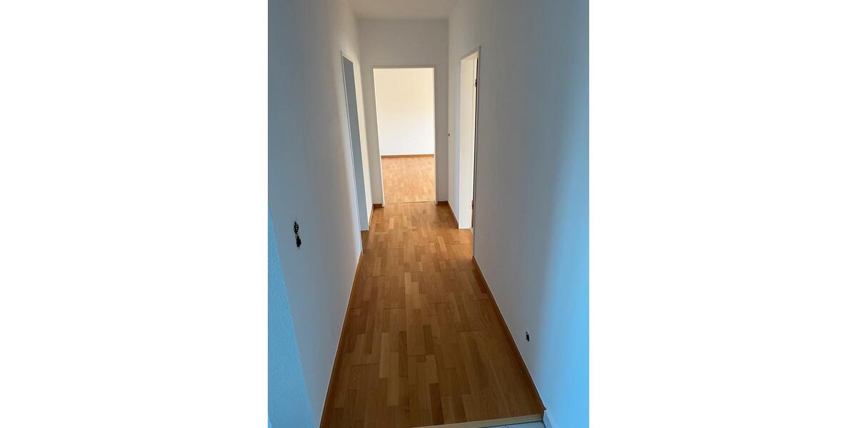 Dachgeschoßwohnung Schwerin Gartenstadt - 3 Zimmer, 84 m&sup2;, 1.050&euro; | Angebot:25964716