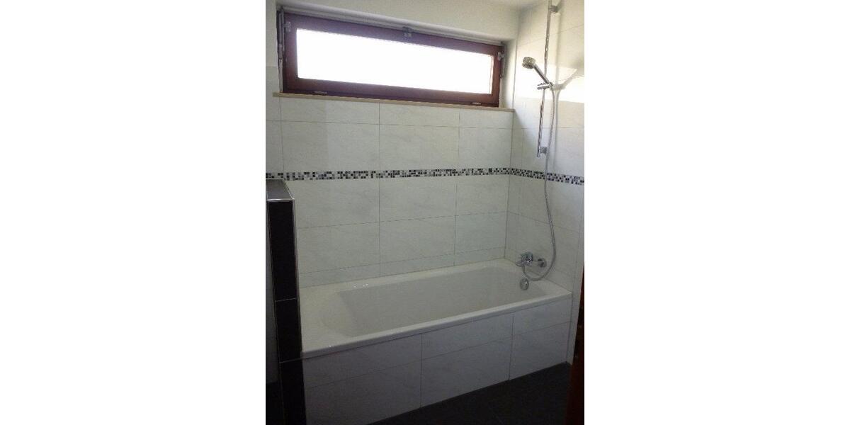 Etagenwohnung Wiesbaden Biebrich - 4 Zimmer, 30 m&sup2;, 485&euro; | Angebot:25877420