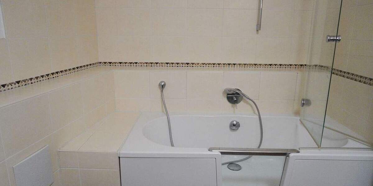 Etagenwohnung Überlingen - 3 Zimmer, 141 m&sup2;, 2.090&euro; | Angebot:25996252