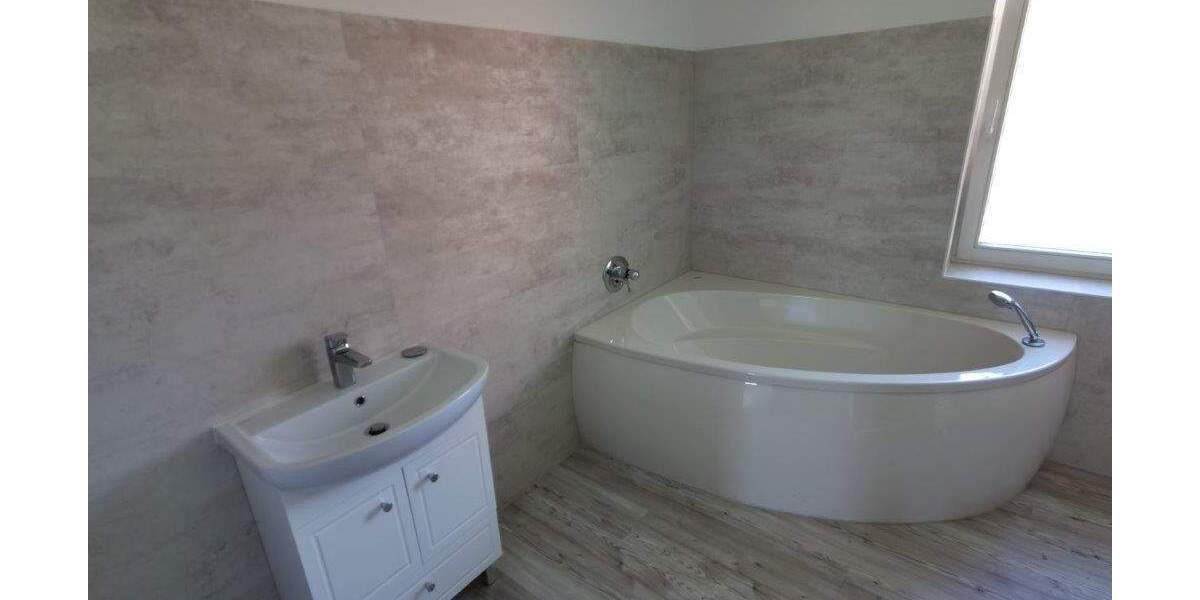 Etagenwohnung Hildburghausen - 4 Zimmer, 115 m&sup2;, 680&euro; | Angebot:25798640