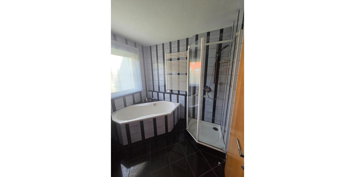 Etagenwohnung Nürnberg Gebersdorf - 4 Zimmer, 105 m&sup2;, 1.350&euro; | Angebot:26706108