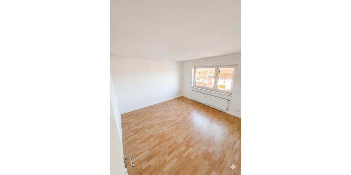 Etagenwohnung Taunusstein - 4 Zimmer, 130 m&sup2;, 1.300&euro; | Angebot:26121907