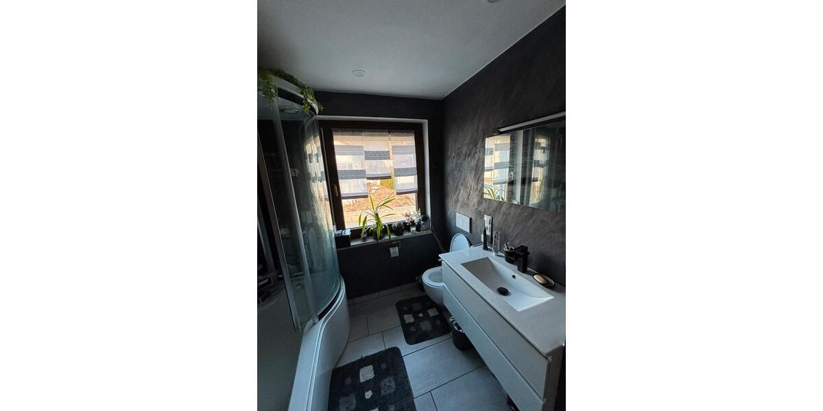 Einfamilienhaus Neuenmarkt - 3 Zimmer, 89 m&sup2;, 1.200&euro; | Angebot:25640618