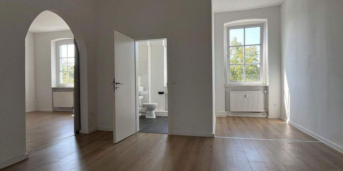 Etagenwohnung Naumburg Domstadt - 4 Zimmer, 112 m&sup2;, 750&euro; | Angebot:24973428