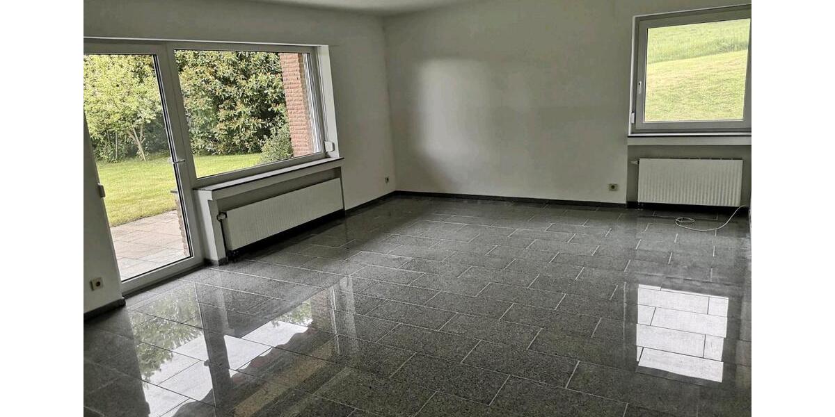 Erdgeschoßwohnung Much - 1 Zimmer, 100 m&sup2;, 1.300&euro; | Angebot:26699640
