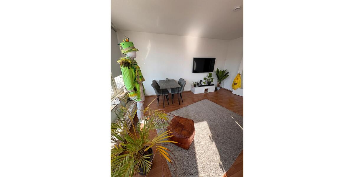 Dachgeschoßwohnung Köln - 2 Zimmer, 37 m&sup2;, 900&euro; | Angebot:25718248