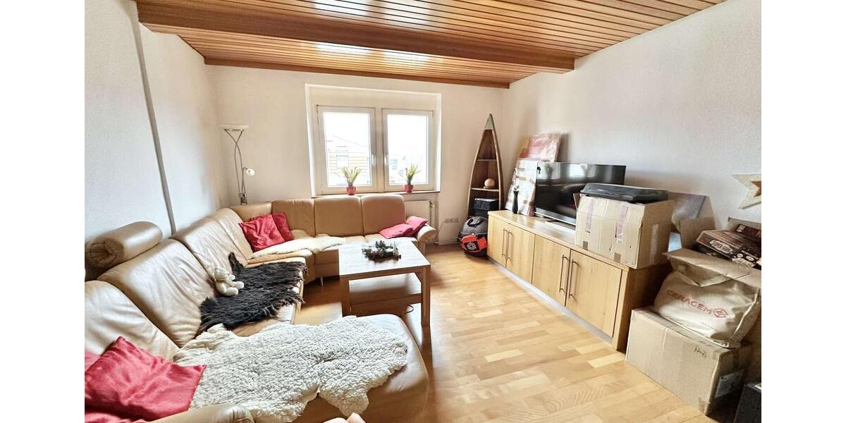 Dachgeschoßwohnung Tauberbischofsheim - 5 Zimmer, 119 m&sup2;, 900&euro; | Angebot:25056372
